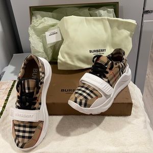 Burberry sneakers